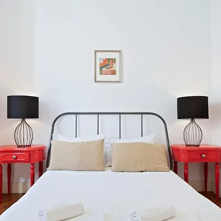 Lovely 2bed Apt, W/decorated Int Near Arroios * Lizbona