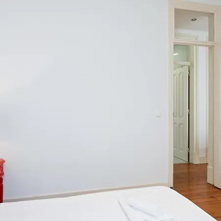 Lovely 2bed Apt, W/decorated Int Near Arroios * リスボン